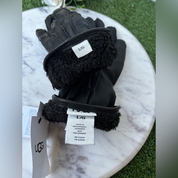 UGG mens 3 Point Leather Tech Gloves With Sherpa Lining black size large - Picture 14 of 16